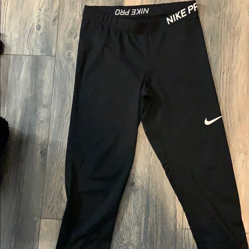 nike cropped leggings